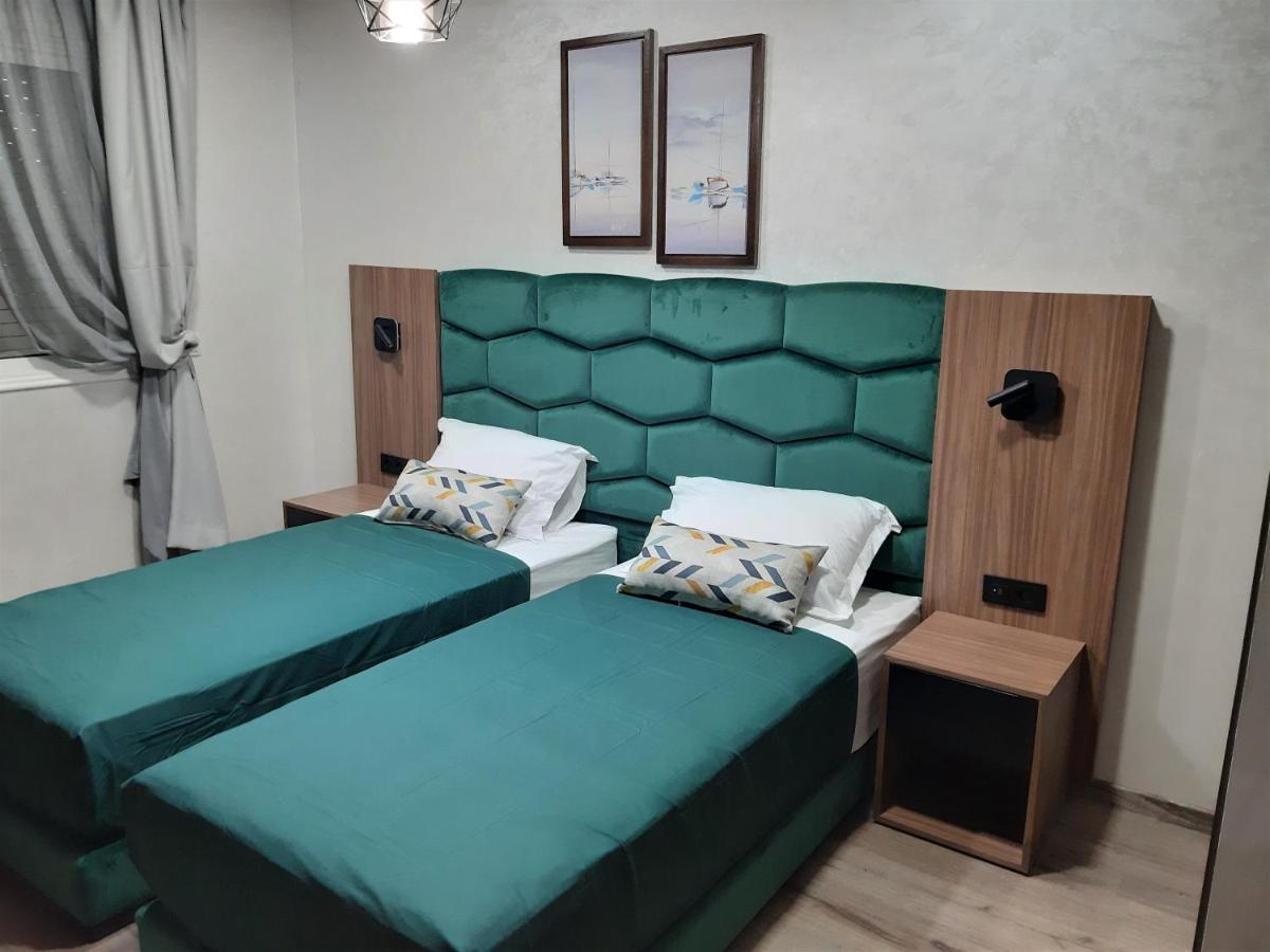 Appartement Pour Familles En Residence Avec Piscine Et Wifi มาร์ราเกช ภายนอก รูปภาพ