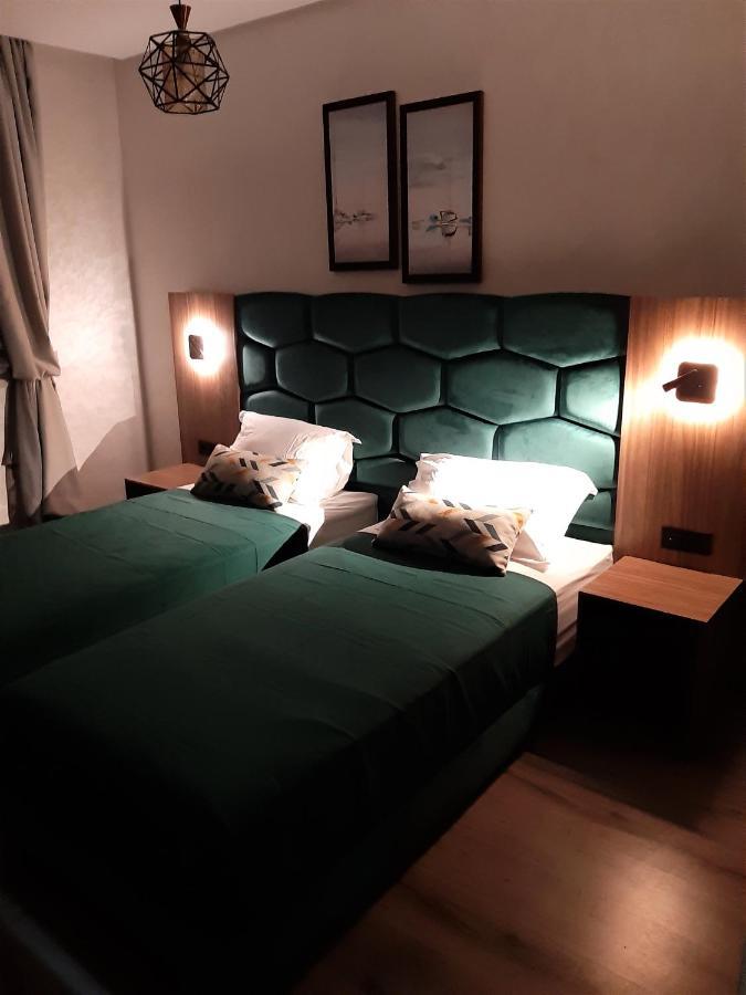 Appartement Pour Familles En Residence Avec Piscine Et Wifi มาร์ราเกช ภายนอก รูปภาพ